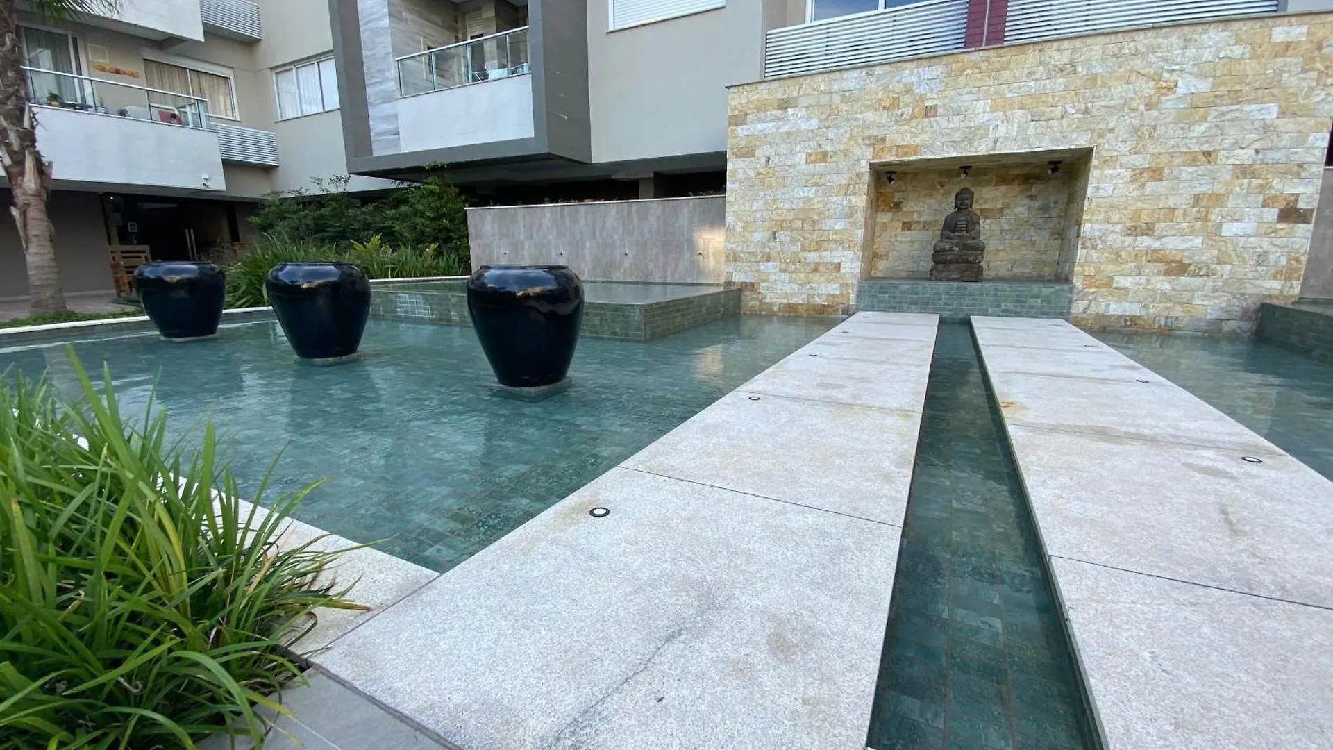 Lindo Apto Em Condo Clube No Campeche フロリアノポリス アパート