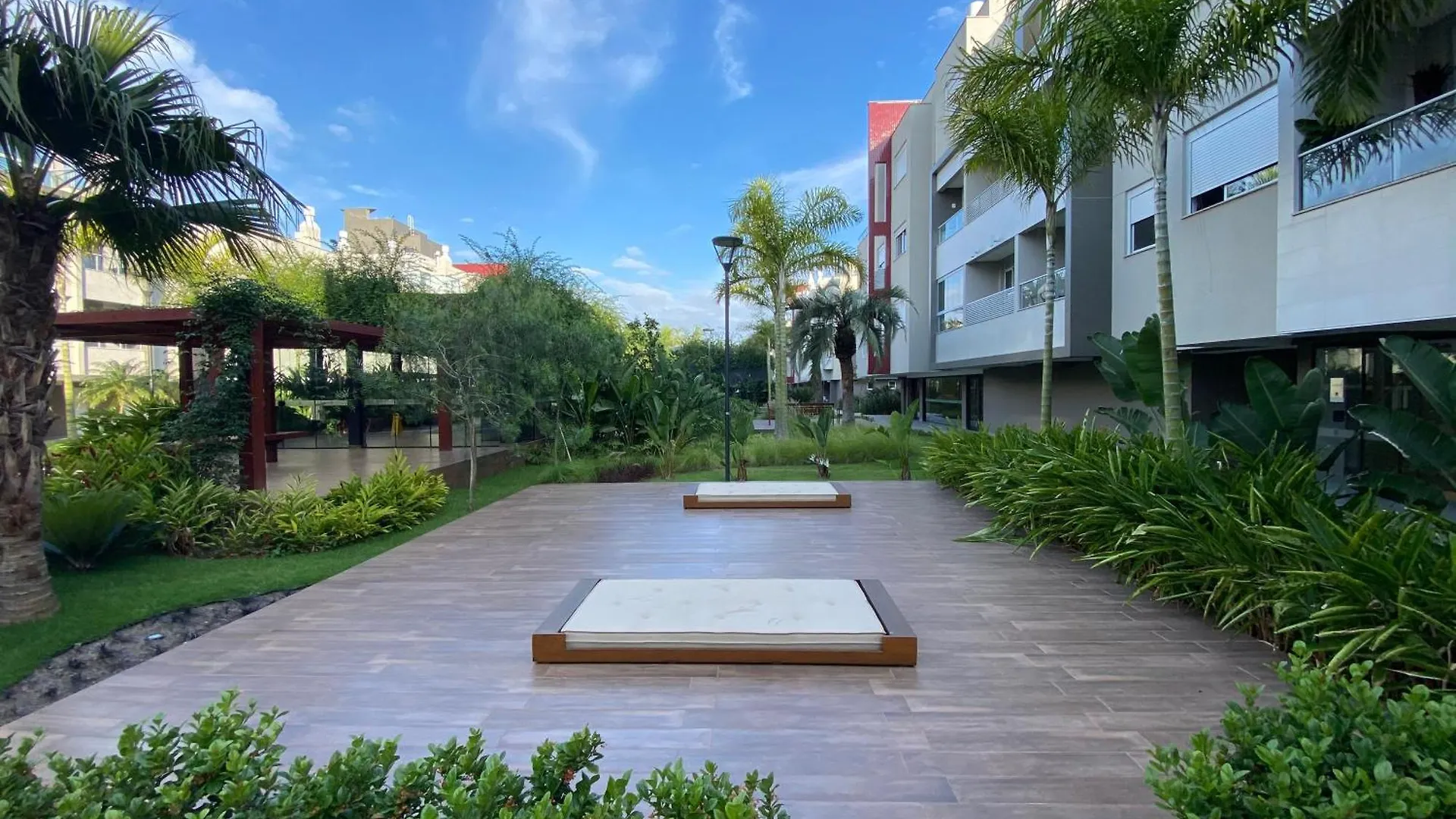 Lindo Apto Em Condo Clube No Campeche フロリアノポリス アパート
