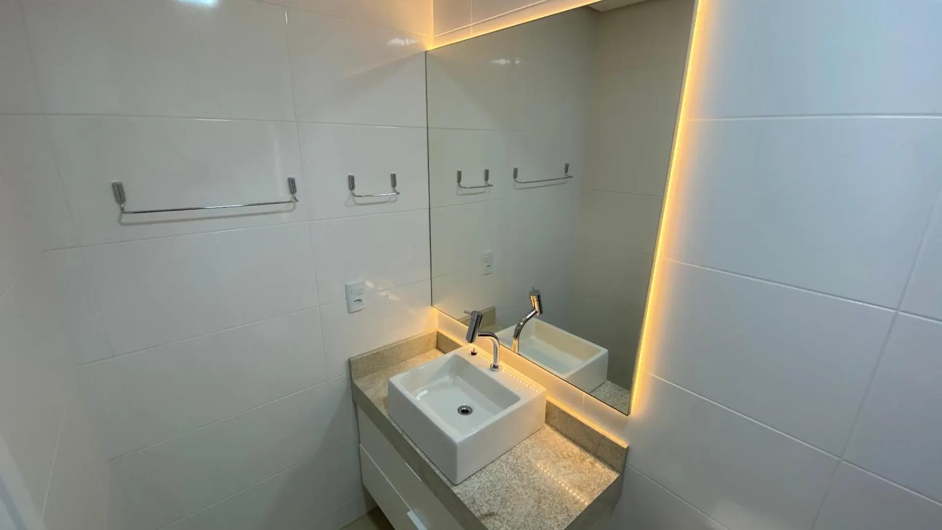 Lindo Apto Em Condo Clube No Campeche フロリアノポリス
